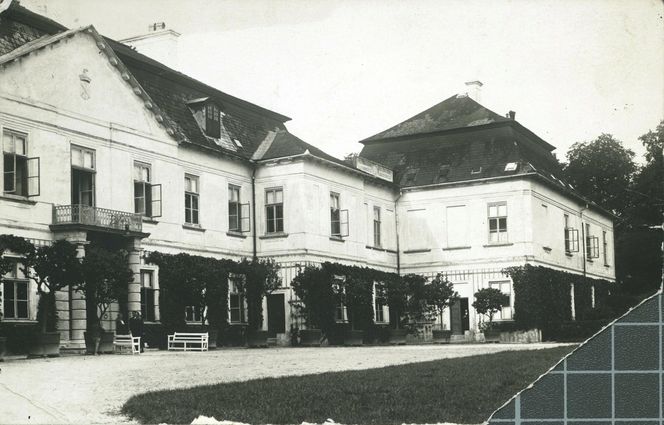Zespół pałacowo-parkowy Klemensów-Park