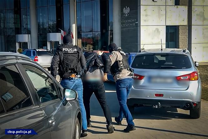 Podkarpackie: GANG SUTENERÓW rozbity! Tak wyniszczali konkurencję [WIDEO, ZDJĘCIA]
