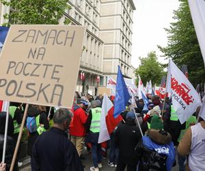 Protest pracowników Poczty Polskiej w Warszawie