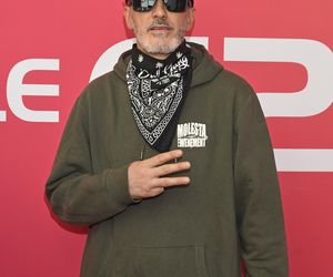 Konferencja prasowa 62. edycji Krajowego Festiwalu Polskiej Piosenki w Opolu. Tłum gwiazd na czerwonym dywanie