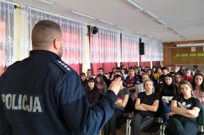 Spotkania policji z młodzieżą w szkołach - Iława