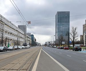 Marszałkowska w Warszawie zostanie zwężona. Tak wygląda przed przebudową 