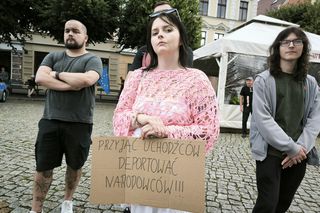Manifestacja przeciwko niechęci do imigrantów w Lesznie 