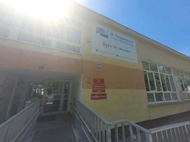 Dwujęzyczne Liceum Ogólnokształcące nr 38 im. Jana Nowaka-Jeziorańskiego