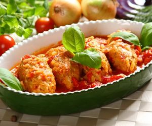 Gołąbki wegetariańskie bez zawijania: przepis na pyszne bezmięsne danie