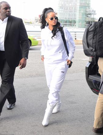 Rihanna na lotnisku