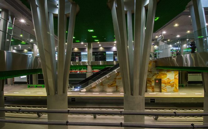 Peron 3. linii metra na stacji M2 Stadion Narodowy w Warszawie