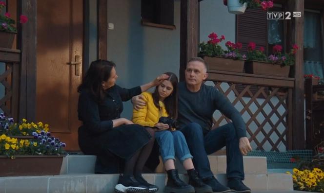 M jak miłość odc. 1605. Basia (Karina Woźniak), Artur Rogowski (Robert Moskwa), Marysia (Małgorzata Pieńkowska)