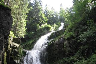 Wodospad Kamieńczyka w Szklarskiej Porębie na Dolnym Śląsku. Trasa, bilety, godziny otwarcia. Czy można z psem?