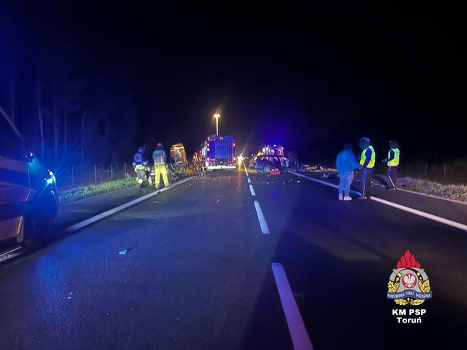 Poważny wypadek na S10 pod Toruniem. 5 osób poszkodowanych