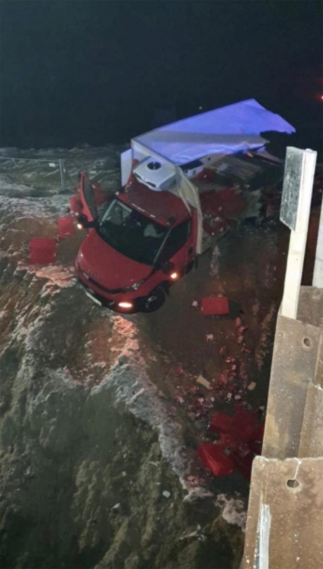 Za sekundę wjedzie w niego tir