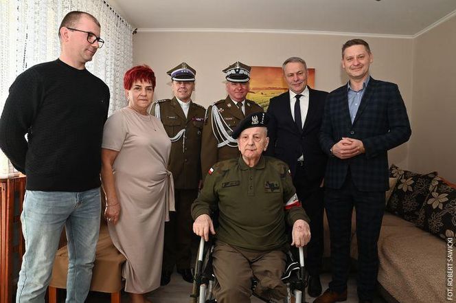 Setne urodziny bohatera! Niezwykła uroczystość Stanisława Szostaka, żołnierza AK i więźnia sowieckich łagrów