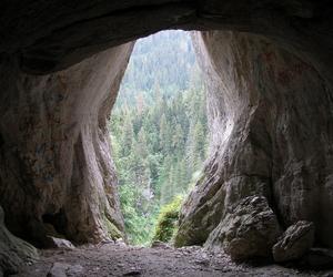 Najbardziej instagramowe miejsce w Tatrach. W tym górskim oknie turyści robią najlepiękniejsze zdjęcia