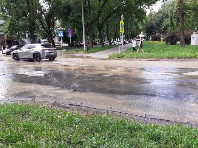 Awaria wodociągowa na ul. Sowińskiego 