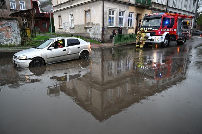 Potężne burze nad Podkarpaciem. Grad, wicher i potoki deszczu, jak w środku lata!