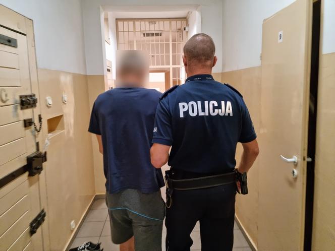 Wszedł za ladę i uderzał barmankę pięścią w twarz i głowę, a potem zaciągnął ją na zaplecze. 41-letni Ukrainiec w areszcie