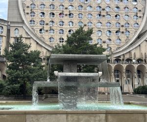 Picasso's Arenas. Budynek mieszkalny położony w Noisy-le-Grand pod Paryżem