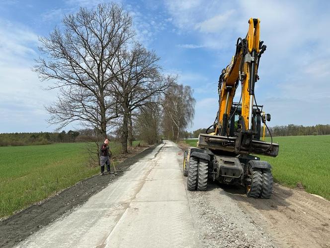 Przebudowa drogi gminnej Stępień – Cielętnik