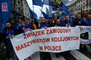 Kolejarze wychodzą na ulice. Blokady dróg w całej Polsce