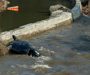 Sprzątanie po powodzi w miejscowości Lądek-Zdrój