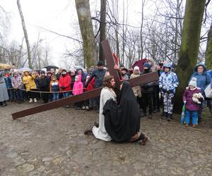 Misterium Męki Pańskiej na kalwaryjskim wzgórzu w Piekarach Śląskich