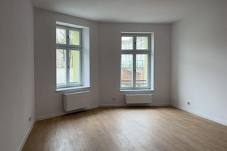 Kamienica przy ul. Włókienniczej w Łodzi odzyskuje dawny blask