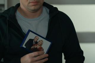 Barwy szczęścia odc. 3019. Hubert (Marek Molak), Teresa (śp. Jolanta Lothe), Fryderyk (śp. Paweł Nowisz)