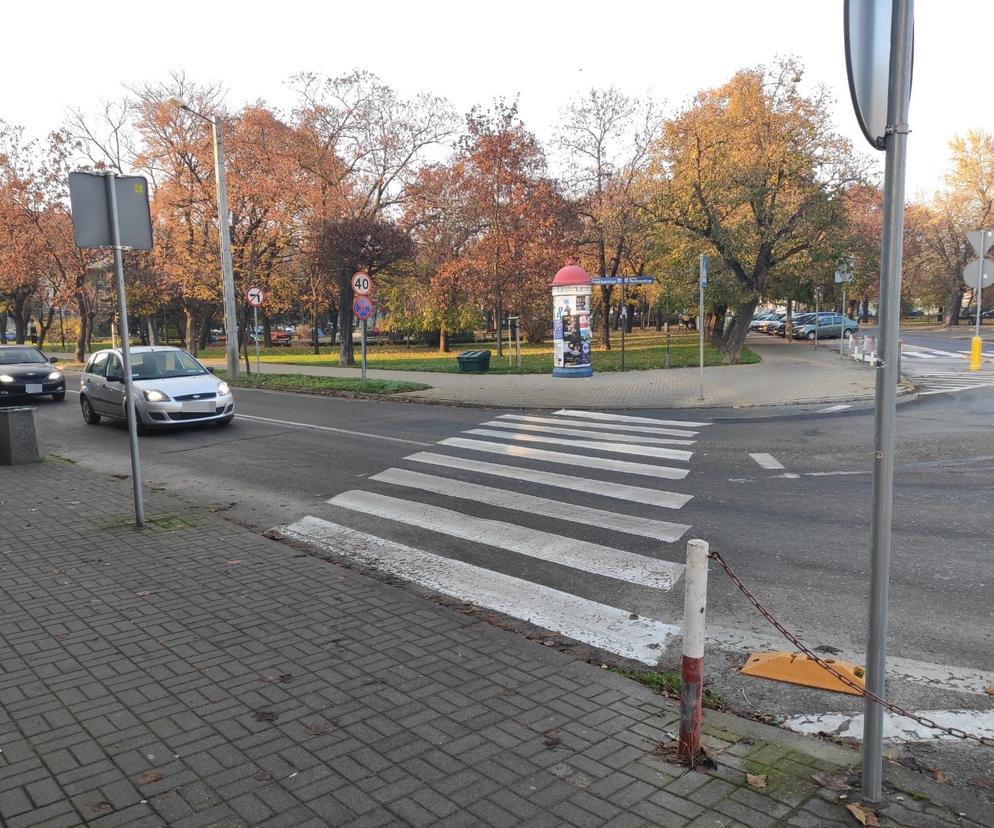 W Gostyniu samochód potrącił 10-latkę. Sprawca odjechał
