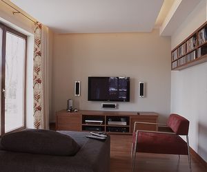 Telewizor na ścianie. Jak go zawiesić? 