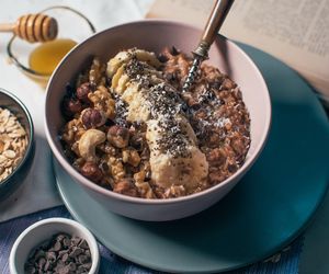 Energetyczne śniadanie w 10 minut? Wystarczy, że do owsianki dodasz ten składnik