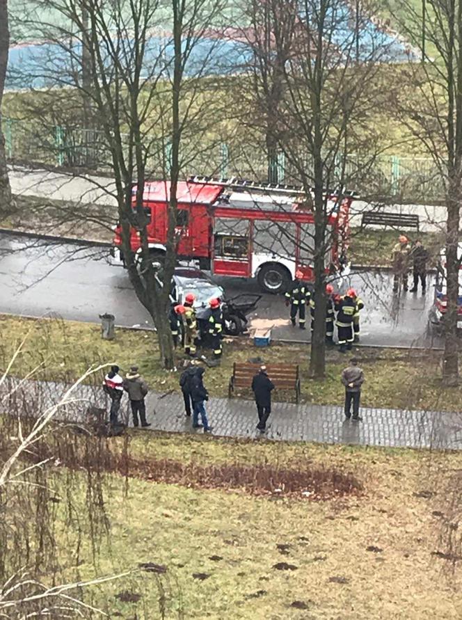 KOSZMARNY wypadek w Krakowie! Młody kierowca zginął na miejscu 