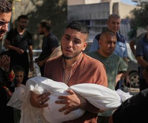 Strefa Gazy/ 74 zabitych w atakach Izraela, z czego 30 w nalocie na nadmorską kawiarnię.