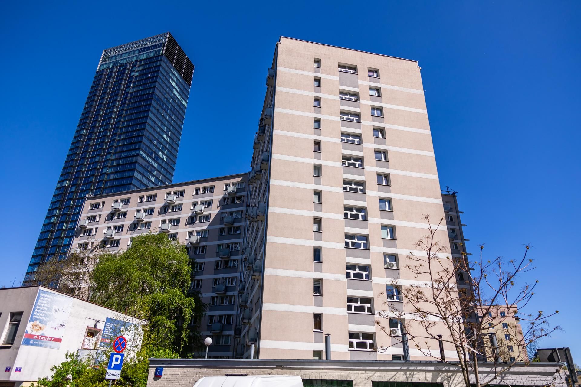 Blok Igrek - zdjęcia. To on jako pierwszy był największym blokiem w mieście