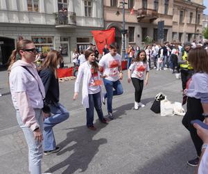 Pochód Juwenaliowy Łódzkich Uczelni. Studenci przejęli Łódź! [ZDJĘCIA]