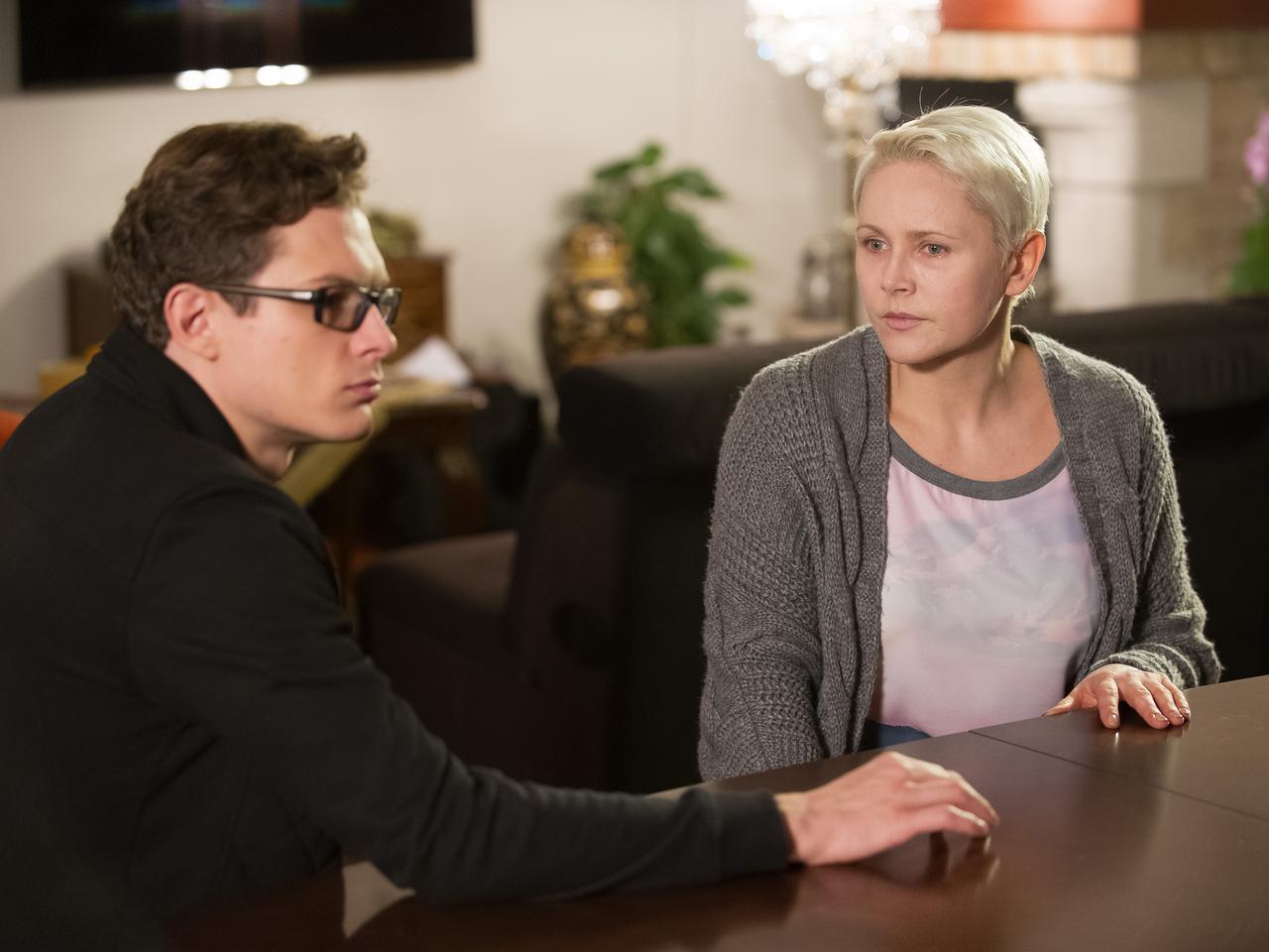 Na Wspólnej odcinek 2422, Ilona (Anna Samusionek), Maks (Adam Fidusiewicz)