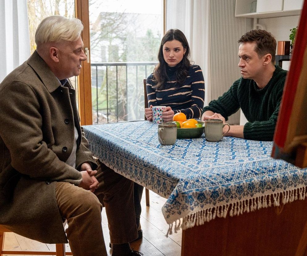 Barwy szczęścia, odcinek 3193. Władysław Grad (Zbigniew Stryj), Weronika (Maria Świłpa), Błażej (Piotr Ligienza)