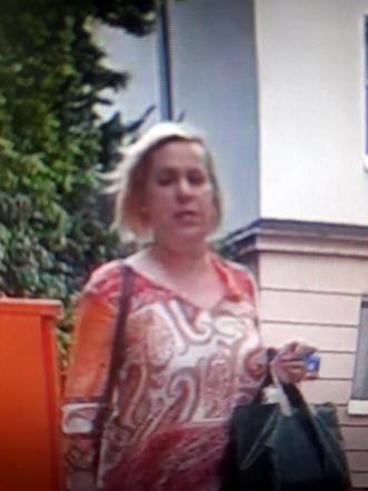 Rozbój w szpitalu na Ochocie. Poznajesz tę kobietę?