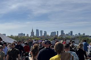 Tłumy na nowym moście pieszo-rowerowym. Kolizje z rowerzystami 