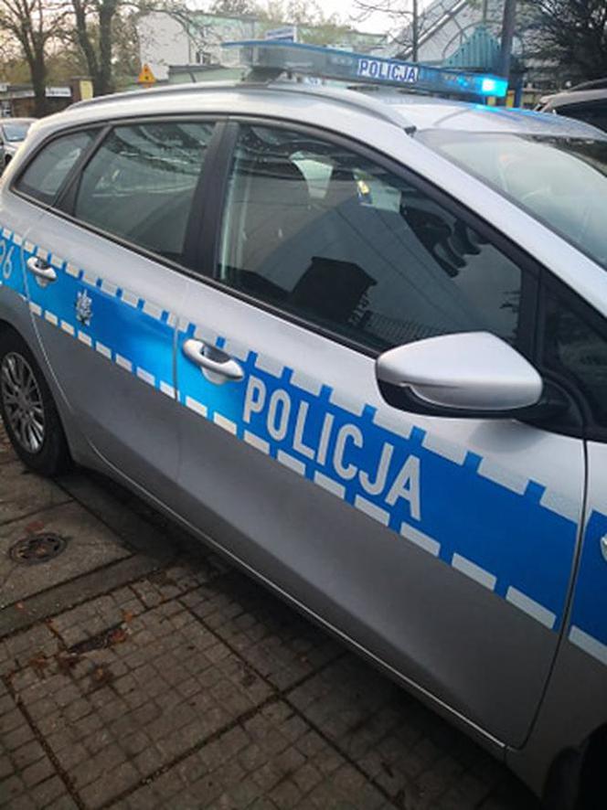 Udawała osobę sprzedającą wycieczkę