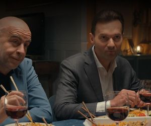 Barwy szczęścia odc. 3249. Sonia (Weronika Nockowska), Bazylow (Andrzej Szeremeta), gość bandyta (Łukasz Ziętek)