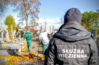 Więźniowie uporządkowali Cmentarz Centralny w Siedlcach