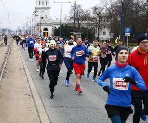 Bieg na Piątkę 2024, Warszawa - zdjęcia. Biegłeś? Szukaj się w galerii!