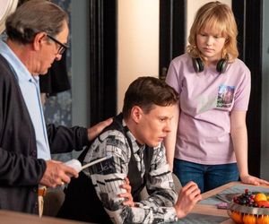 Barwy szczęścia, odcinek 3233: Emilka (Jessica Frankiewicz), Kacper (Jakub Szlachetka), Jerzy (Bronisław Wrocławski)