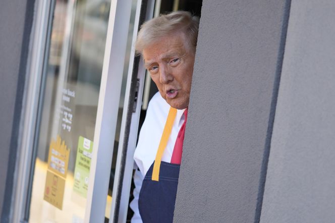 Donald Trump smażył frytki w McDonaldzie. "Zrobiłem to, bo Kamala Harris kłamie"