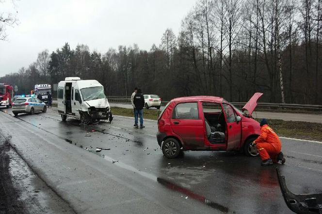 Dąbrowa Górnicza: Wypadek na DK1, są ranni.