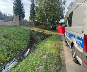 Śmiertelny wypadek w Częstochowie. Samochód wypadł z drogi i uderzył w drzewo