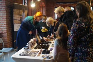 Przedświąteczne Rękoczyny w Bydgoszczy. Tłumy w Młynach Rothera [ZDJĘCIA]