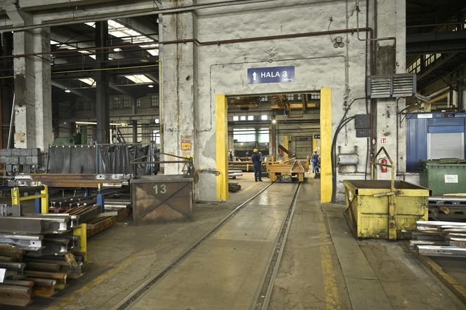 Kraków buduje Warszawie plac Zawiszy. Byliśmy w fabryce, gdzie powstanie 121 elementów wielkiej układanki