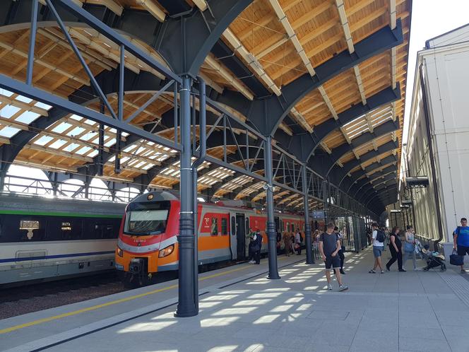 Otwarto centrum przesiadkowe w Białymstoku. Jak obecnie wygląda okolica dworca PKS i PKP [ZDJĘCIA]