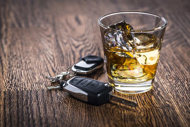 Mit 6: Jeśli kierowca prześpi się trochę po piciu alkoholu, to po obudzeniu może prowadzić samochód